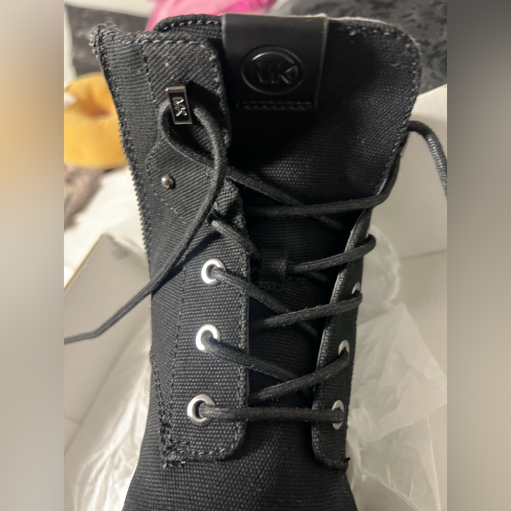 Boots 🥾 - Picture 13 of 16